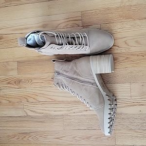 NWOT Women's Dolce Vita Lace Up Boots - Size 11